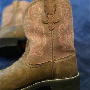 Ariat Fat Baby women’s boots size 8 1/2. Worn once